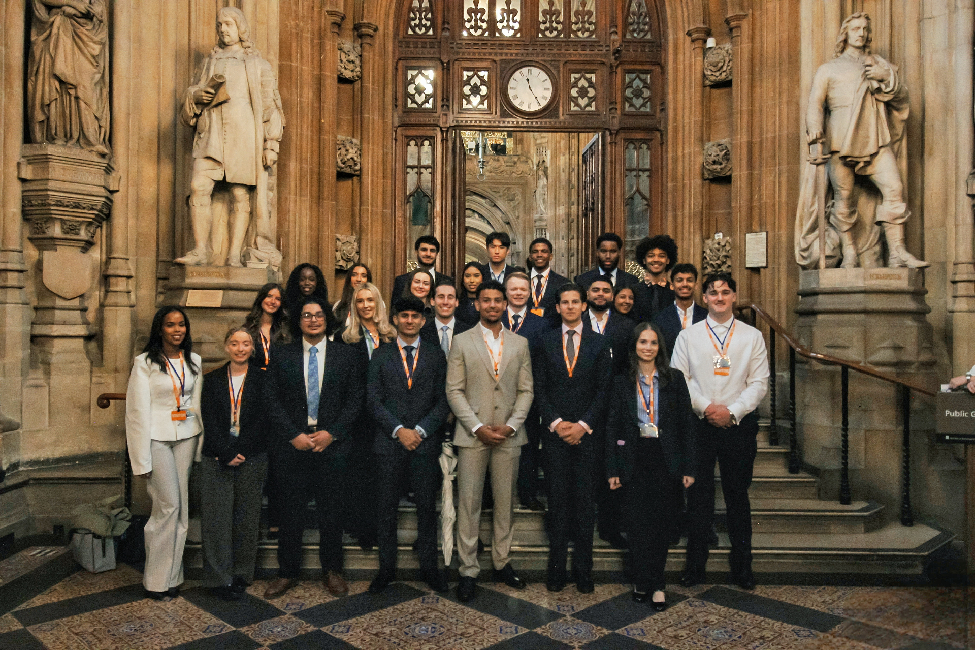 Apprentice receiving mentoring support